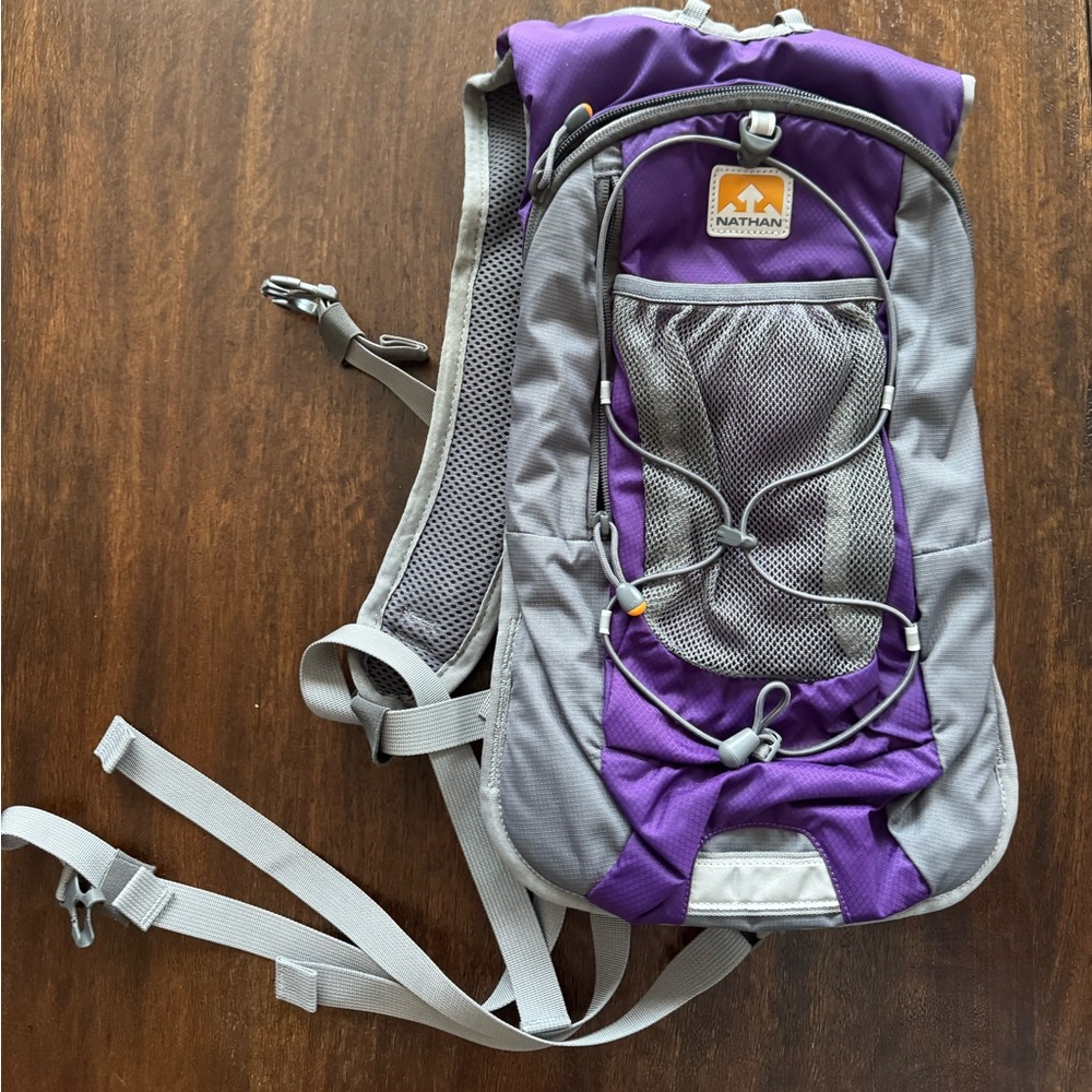 Nathan Hydration Pack With Storage - image 1